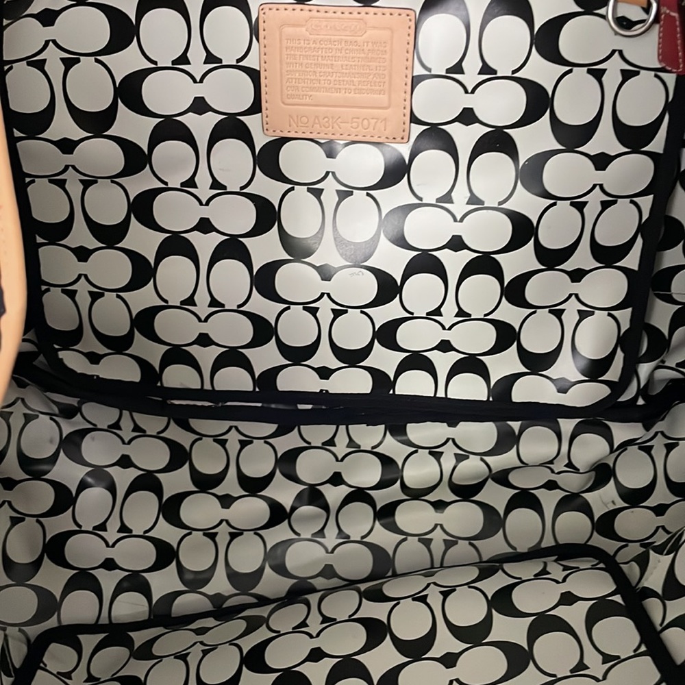 New Coach Tote Bag - Picture 7 of 11